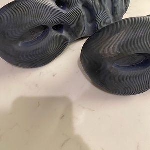 Yeezy foam runners (does not have a shoe box)